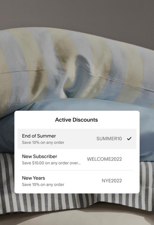Une liste d’exemples de codes de réduction avec un titre, une description et le code.